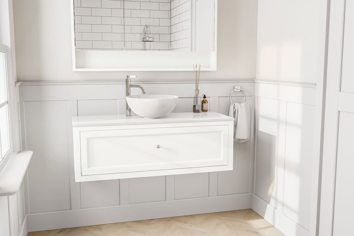Klassischer Badmöbel 120 in der Farbe All White mit Platte und Aufsatzbecken aus Keramik – Bild 6