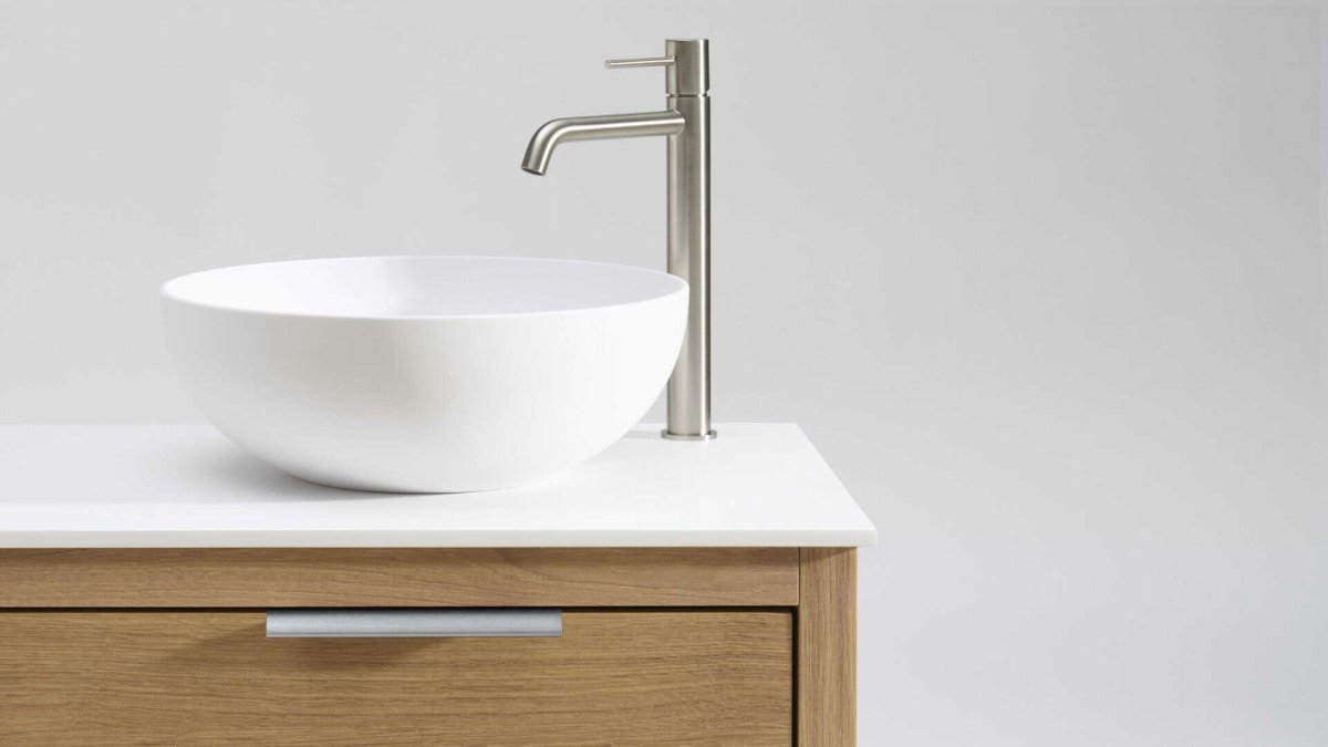 Amalfi Unterschrank aus Massiveiche mit zwei Schublade 160 cm mit Solid Surface Platte – Doppel-Waschtischplatte, ohne Aufsatzbecken – Bild 3
