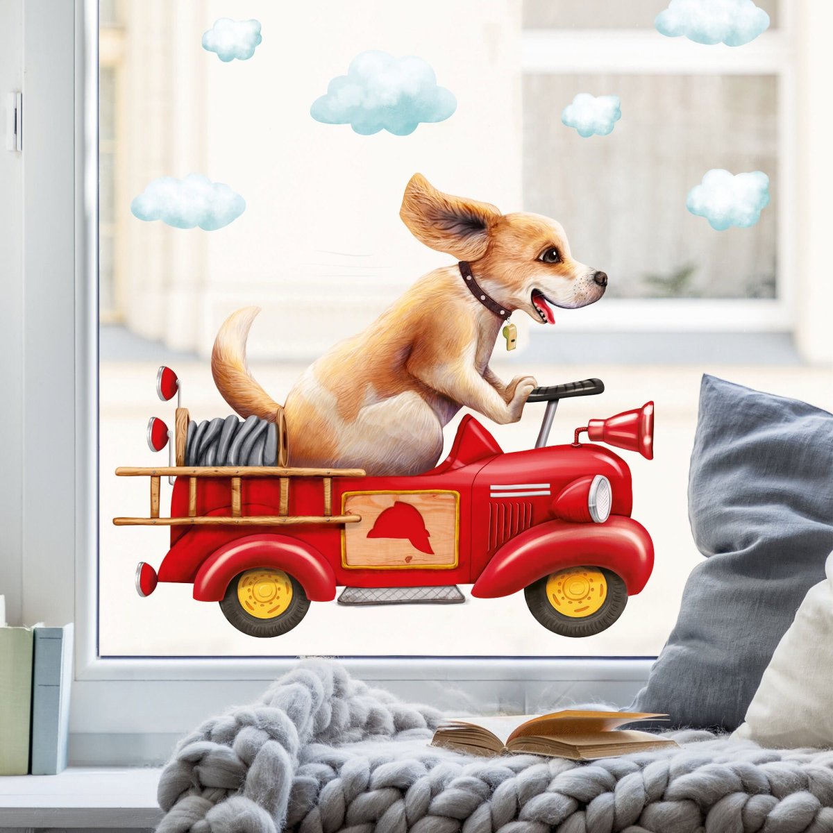 Fensterbild Hund im retro Feuerwehrauto mit Wolken, Fensterdeko Kinderzimmer Kind – Bild 4
